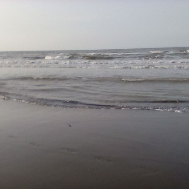 عکس پروفایل امواج دریا لب ساحل شمال