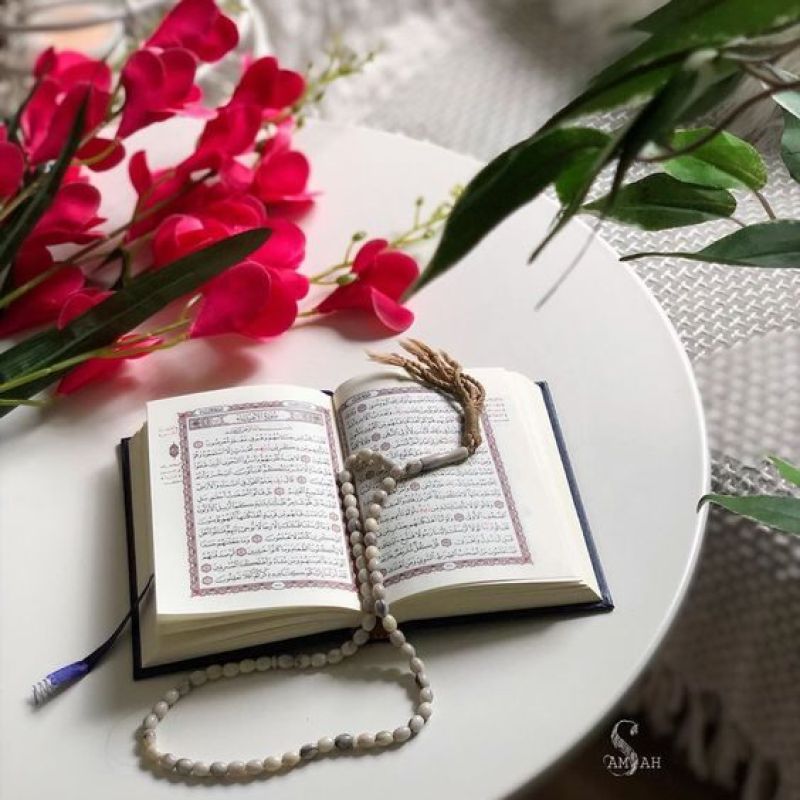 عکس پروفایل مذهبی قرآن و گل و تسبیح