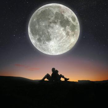 عکس پروفایل ماه درخشان بزرگ